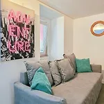 Ground Floor With Private Patio And Ac Apartmán *