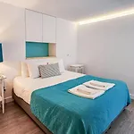 Ground Floor With Private Patio And Ac Apartmán