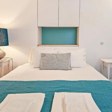 Ground Floor With Private Patio And Ac Apartamento