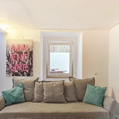 Ground Floor With Private Patio And Ac