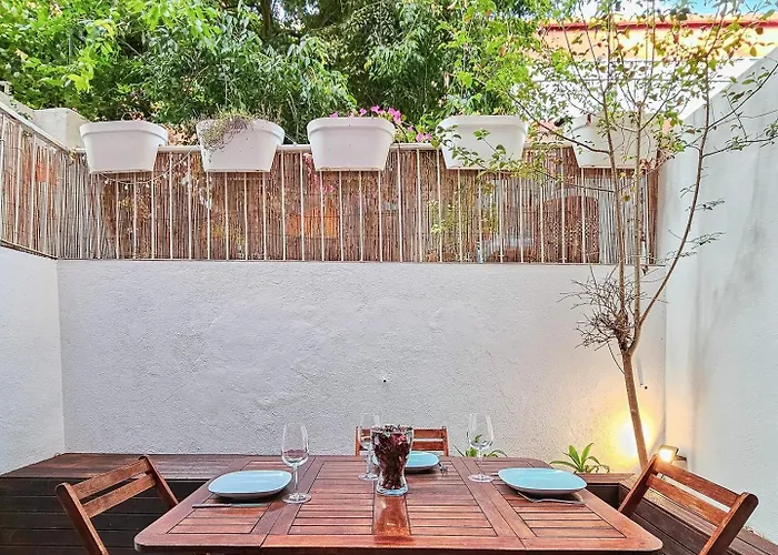 Ground Floor With Private Patio And Ac Apartment