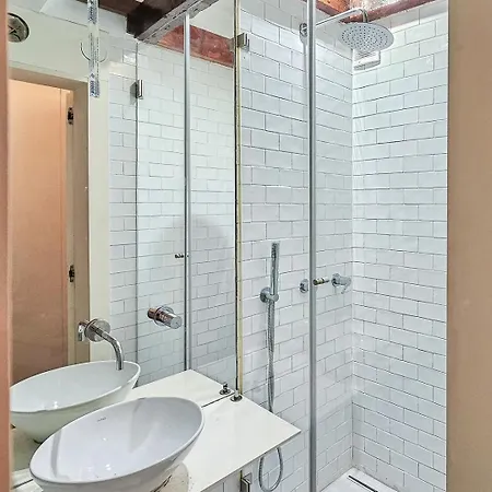 Lägenhet Ground Floor With Private Patio And Ac Lisboa