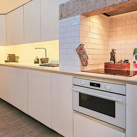 Apartman Ground Floor With Private Patio And Ac