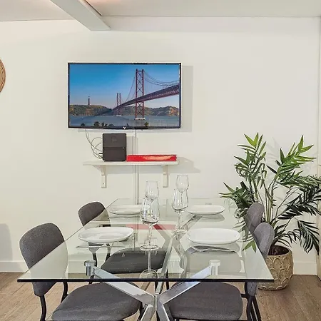 Ground Floor With Private Patio And Ac Apartman *